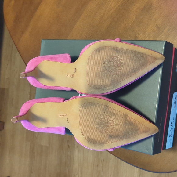 Vince Camuto Pointed Heels - Picture 5 of 7